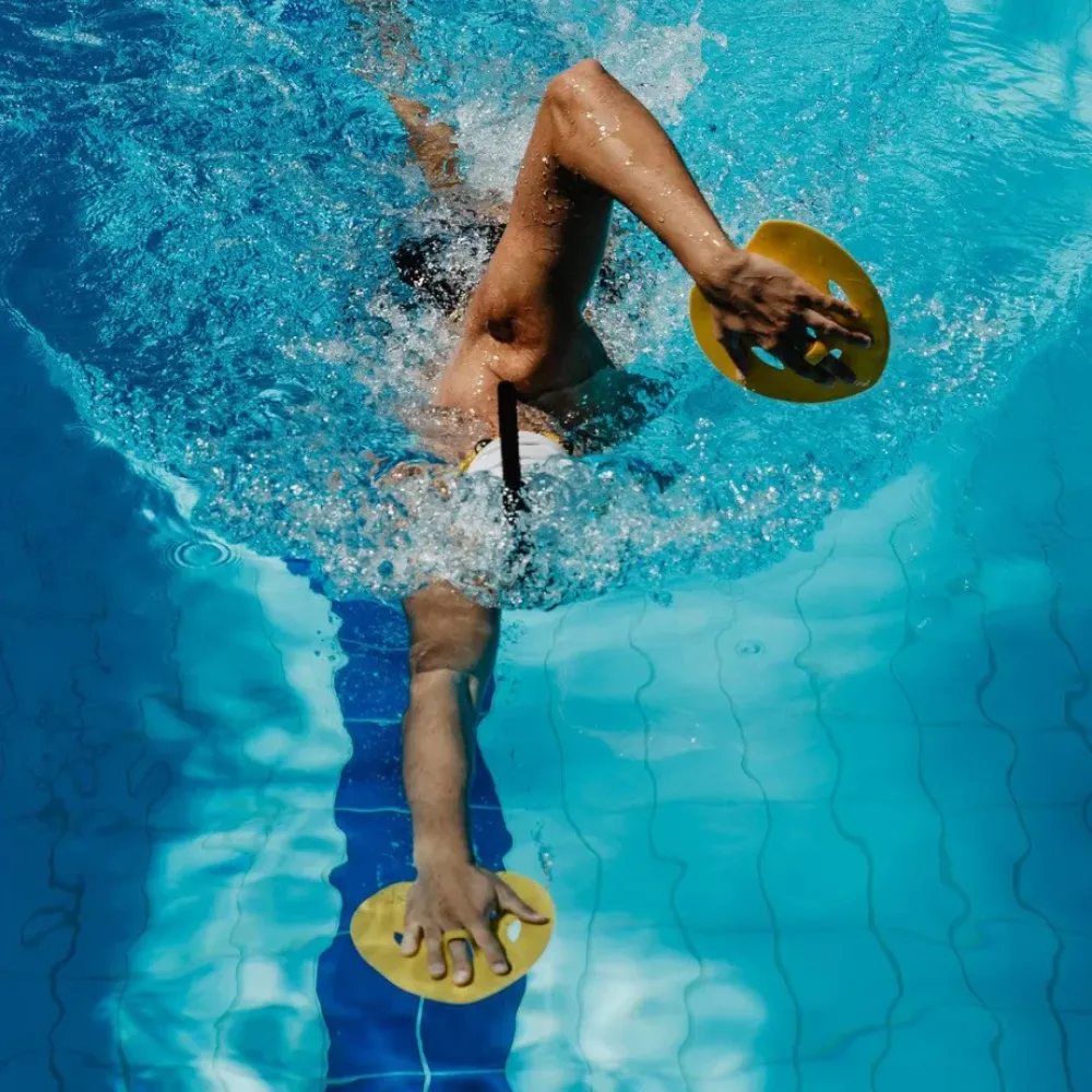 Finis Manta Swim Paddle Hot