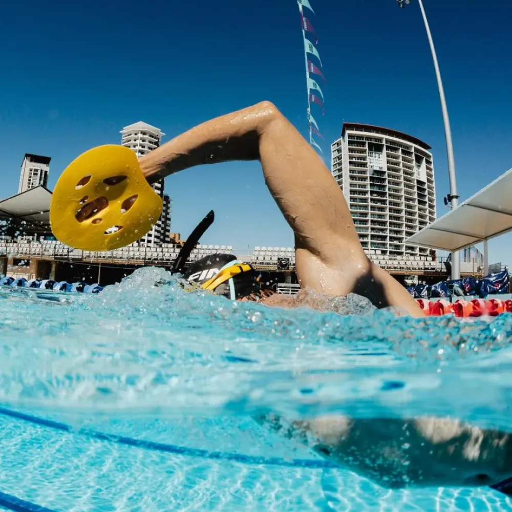 Finis Manta Swim Paddle Hot